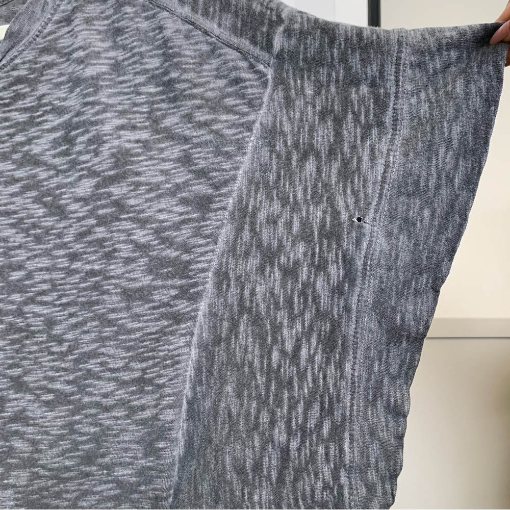 Heathered Gray Cotton Short Sleeve T-Shirt Size Medium - Picture 6 of 9